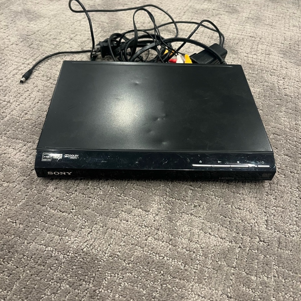 SONY CD DVD DISC VIDEO PLAYER DIGITAL OUT RCA CABLES INCLUDED